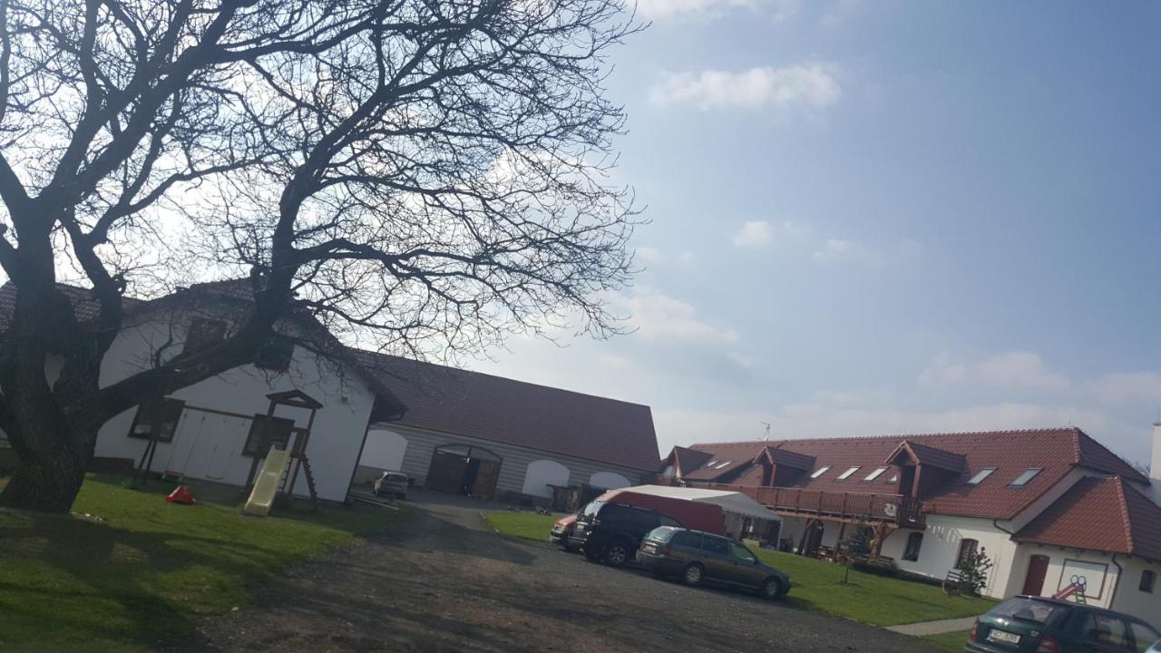 Penzion U Farmare Chotoviny Zewnętrze zdjęcie